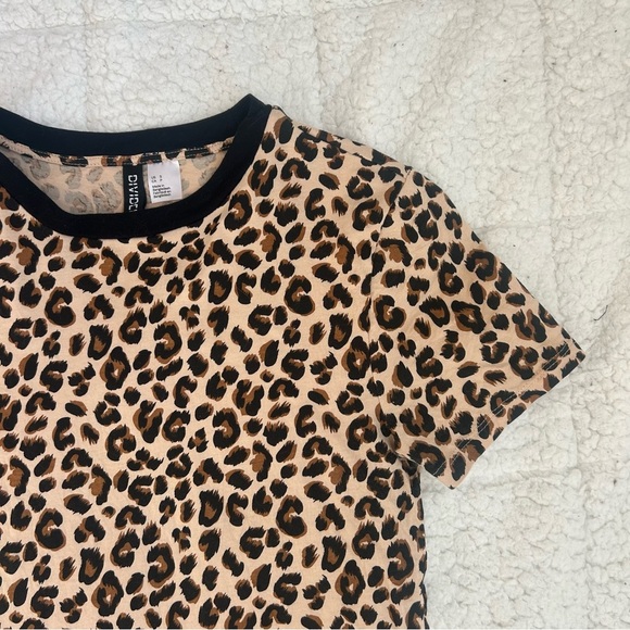 H&M - Leopard Print Tee - Picture 3 of 11
